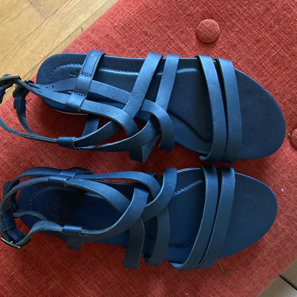 Teva navy leather barefoot zero drop flexible soles sandals 7.5